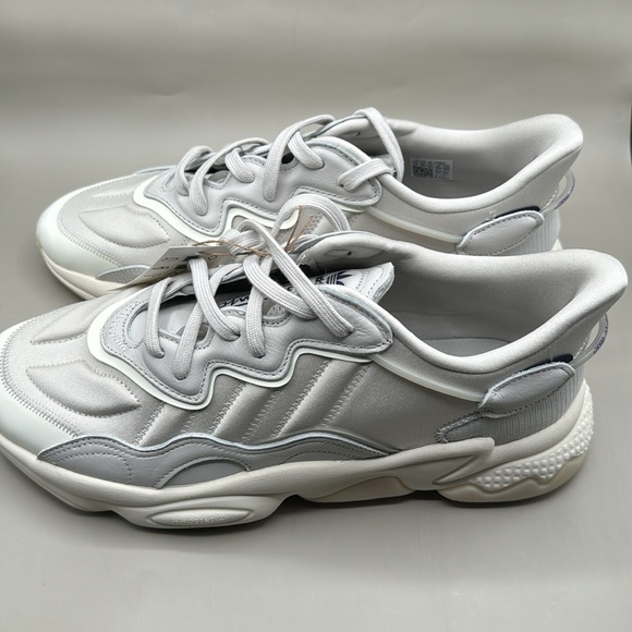 NWT! Adidas Ozweego Sneakers Men’s 11 Light Gray - Picture 4 of 12